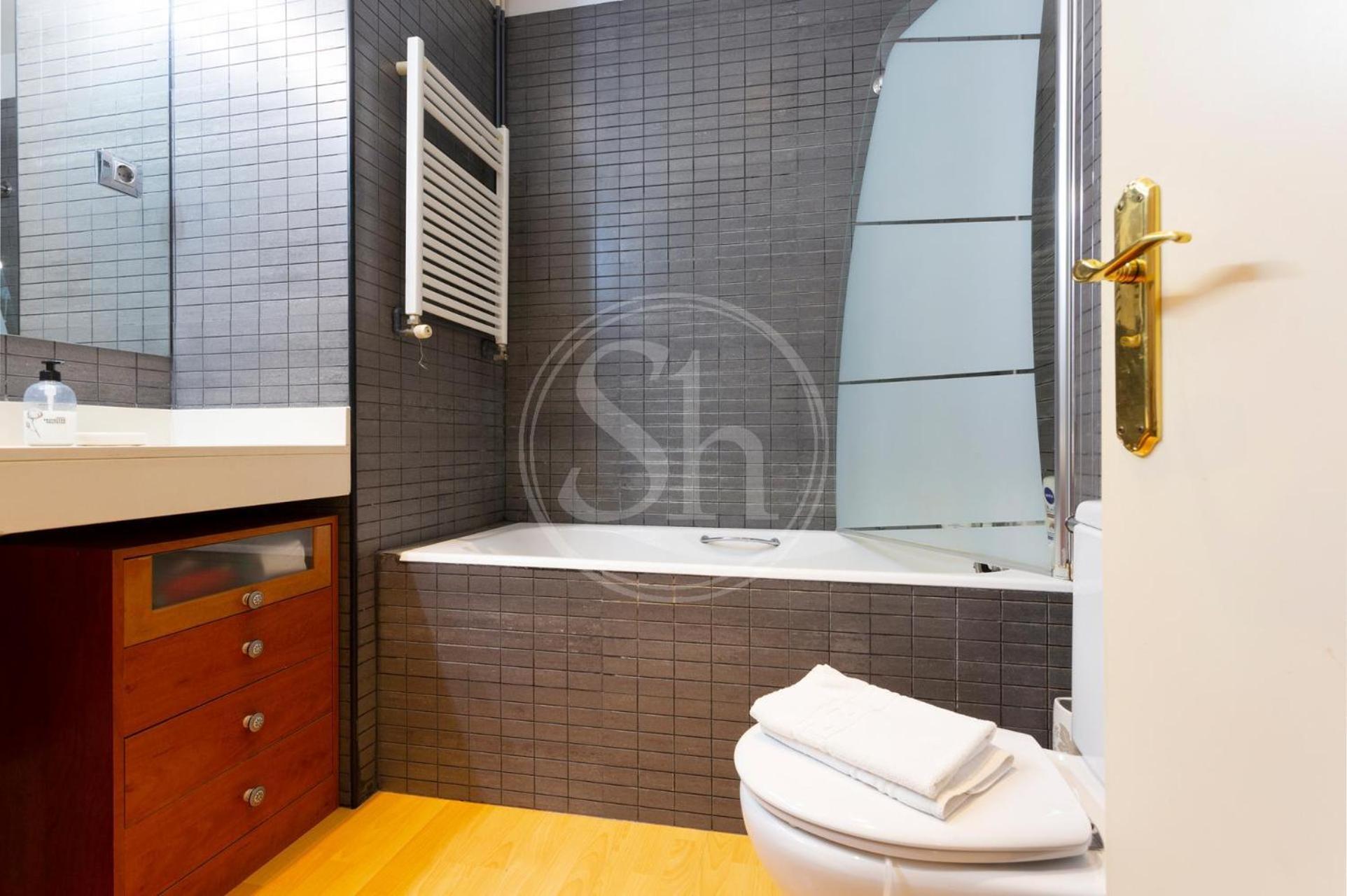 Apartamento Con Terraza En Poble Sec برشلونة المظهر الخارجي الصورة